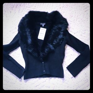 NWT BEBE Short black sweater with faux fur Sz:S